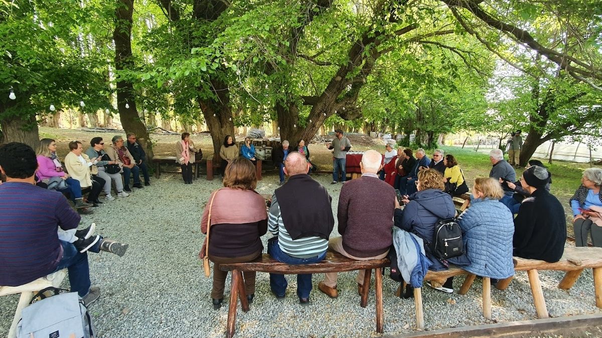 Grupo em EL Calafate visitando uma estância patagônica