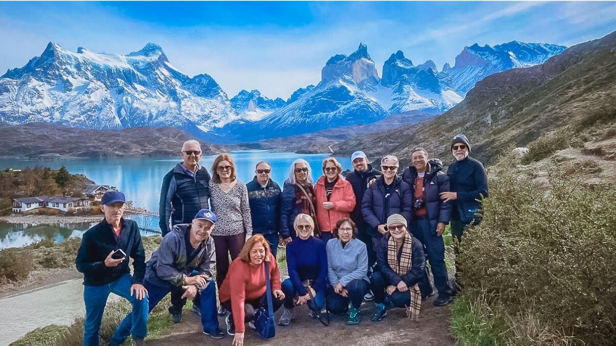 Grupo de expedição da MaxxiTours no mirante das Torres del Paine