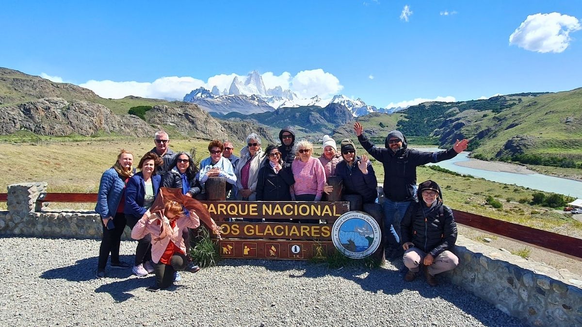 Grupo de expedição da MaxxiTours no mirante Fitz Roy